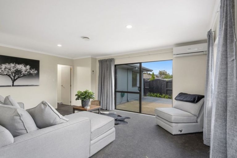 Photo of property in 25 Katerini Grove, Papamoa Beach, Papamoa, 3118