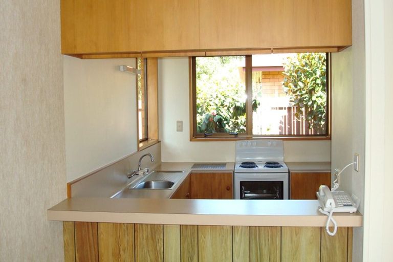 Photo of property in 1/24 Sawtell Place, Northcote, Christchurch, 8052