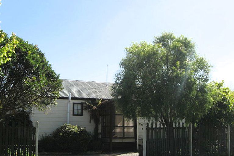 Photo of property in 7 Strack Place, Redwood, Christchurch, 8051