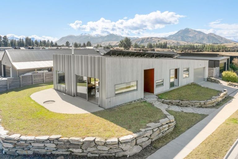 Photo of property in 6 Pounamu Avenue, Albert Town, Wanaka, 9305