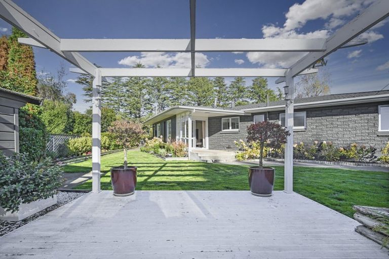 Photo of property in 42 Iona Road, Havelock North, 4130