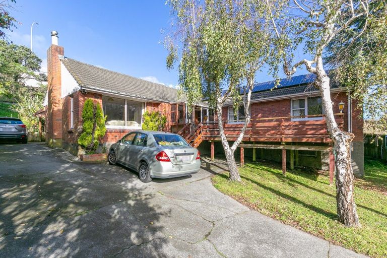 Photo of property in 20 Tremewan Street, Tawa, Wellington, 5028