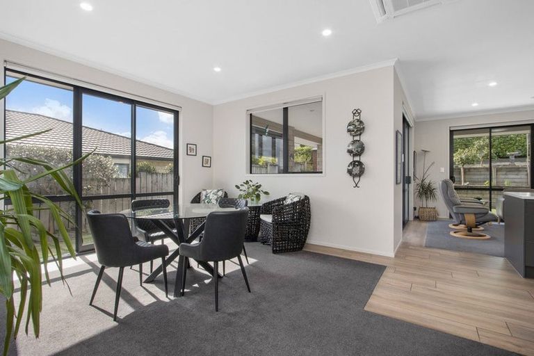 Photo of property in 70 Margaret Drive, Omokoroa, 3114