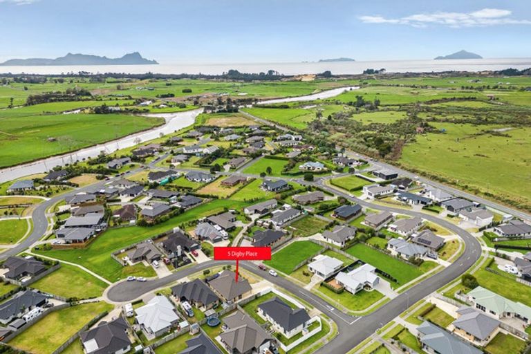 Photo of property in 5 Digby Place, Waipu, 0510