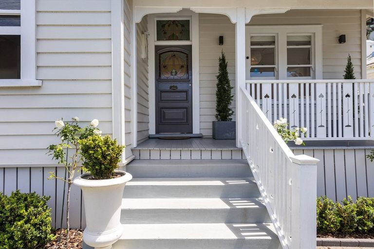 Photo of property in 58 Princes Street, Northcote Point, Auckland, 0627