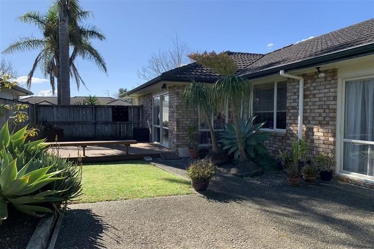 Photo of property in 6 Feeny Crescent, East Tamaki, Auckland, 2013