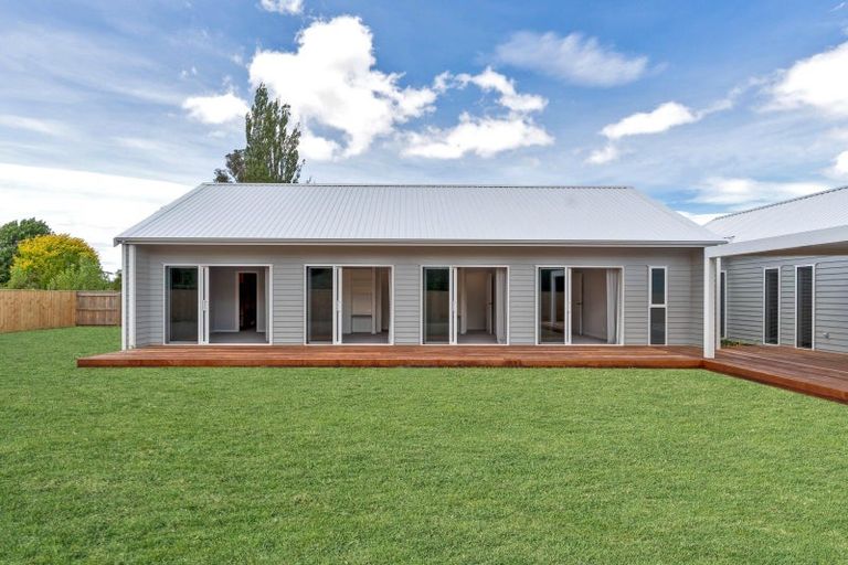 Photo of property in 38 Orchard Road, Greytown, 5712