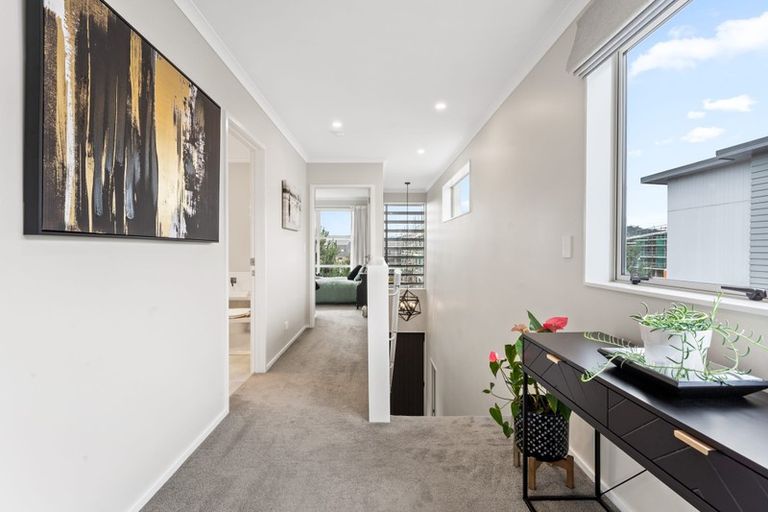 Photo of property in 73 Glidepath Road, Hobsonville, Auckland, 0616