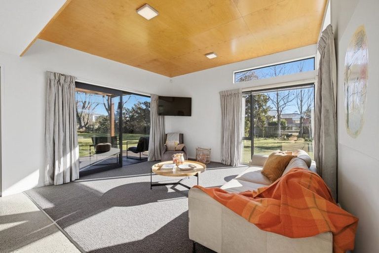 Photo of property in 38 Grassmere Street, Papanui, Christchurch, 8052