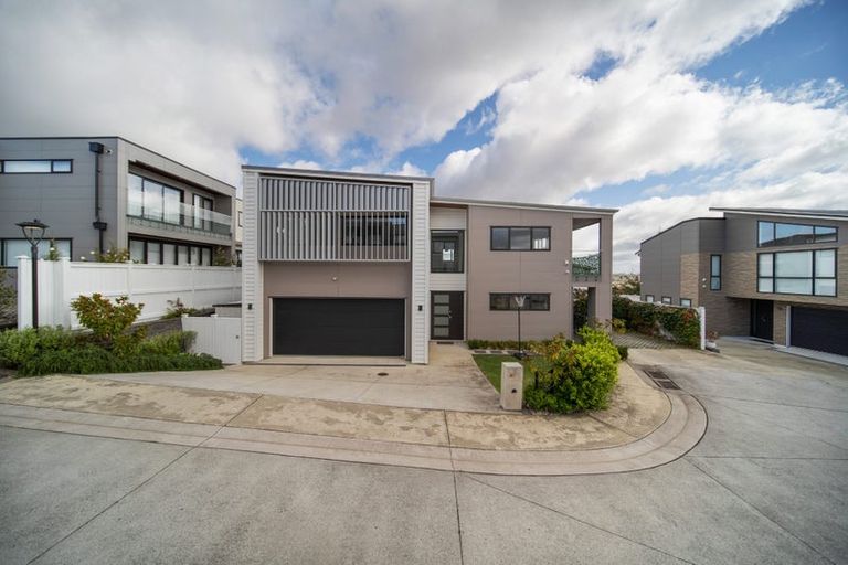 Photo of property in 8 Awakirihi Close, Shamrock Park, Auckland, 2016