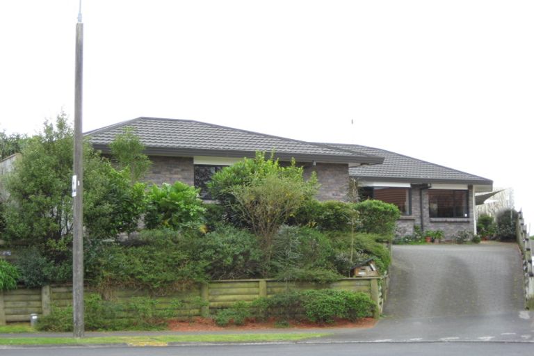 Photo of property in 15 Sandel Rise, Merrilands, New Plymouth, 4312