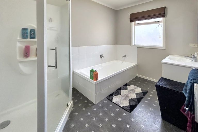 Photo of property in 31 Gillies Avenue, Taupo, 3330