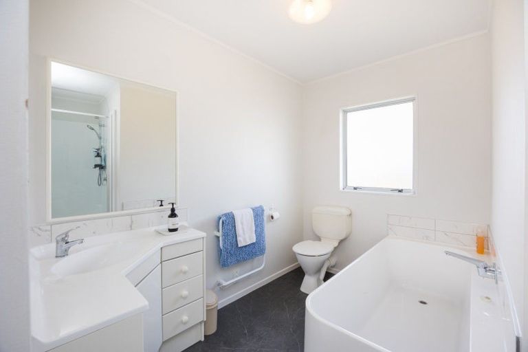 Photo of property in 43 Shortt Street, Foxton Beach, Foxton, 4815