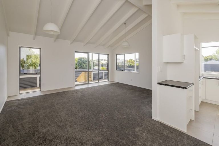 Photo of property in 76 Queens Road, Waikanae Beach, Waikanae, 5036