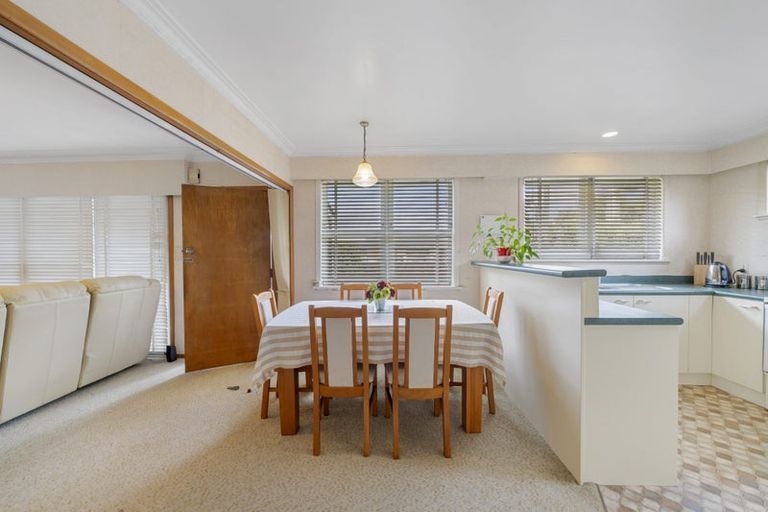 Photo of property in 2/1 Hamilton Road, Papatoetoe, Auckland, 2025