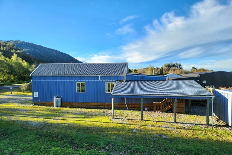 Photo of property in 10 Kilgour Street, Blackball, 7804