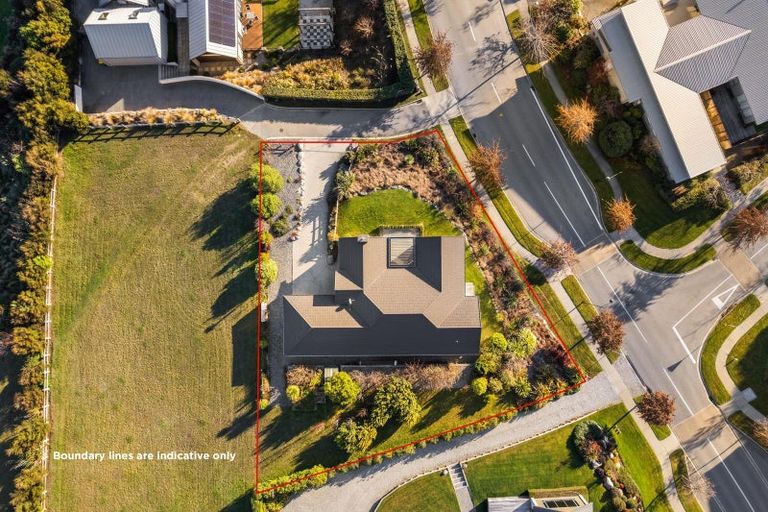 Photo of property in 16 Forest Heights, Wanaka, 9305