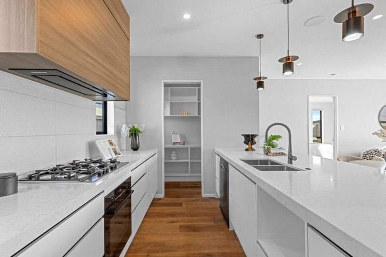 Photo of property in 7 Paihere Street, Huapai, Kumeu, 0810