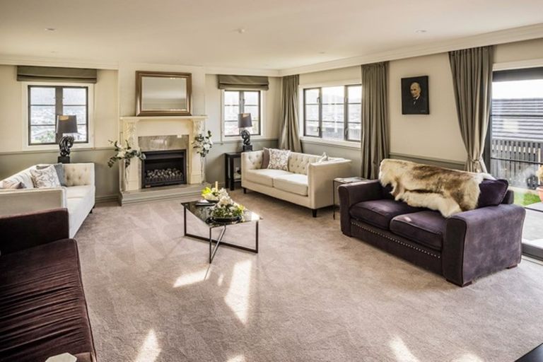 Photo of property in 88 Queen Charlotte Drive, Aotea, Porirua, 5024