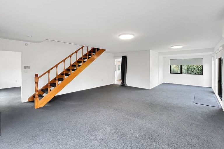 Photo of property in 142 Victoria Avenue, Hokowhitu, Palmerston North, 4410