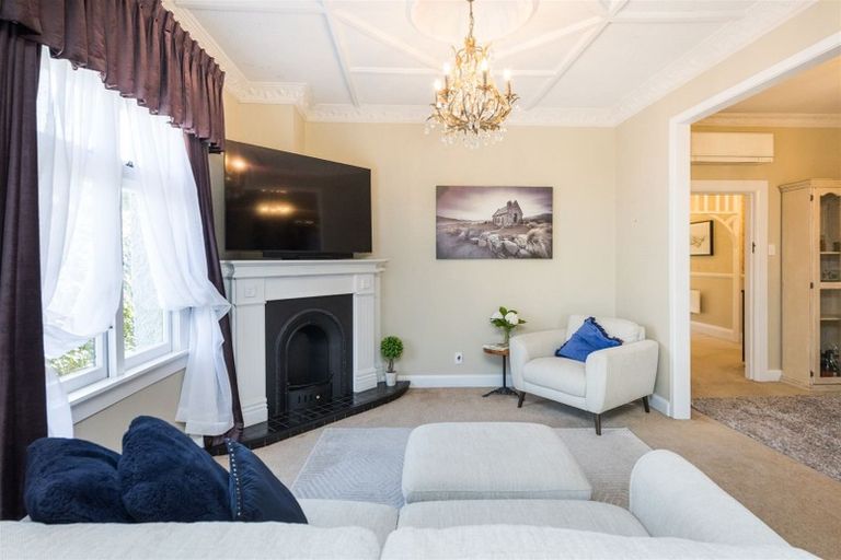 Photo of property in 10 Milverton Avenue, Hokowhitu, Palmerston North, 4410