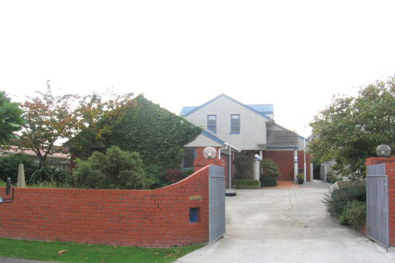 Photo of property in 12 Fairfield Avenue, Fairfield, Lower Hutt, 5011