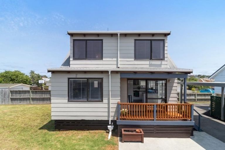 Photo of property in 16b Bay Street, Red Beach, 0932