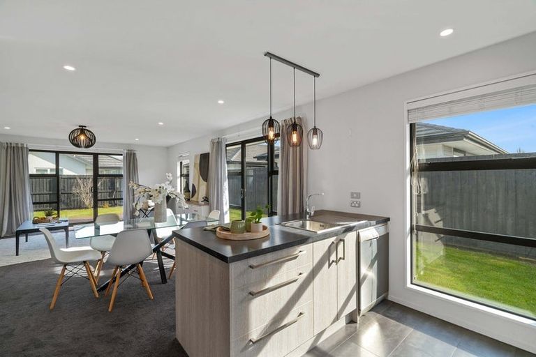 Photo of property in 18 Maka Lane, Halswell, Christchurch, 8025