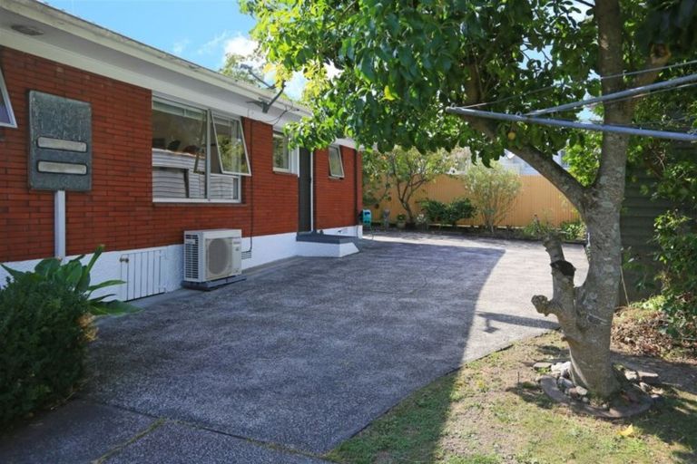 Photo of property in 5/1 Takapu Street, Henderson, Auckland, 0612