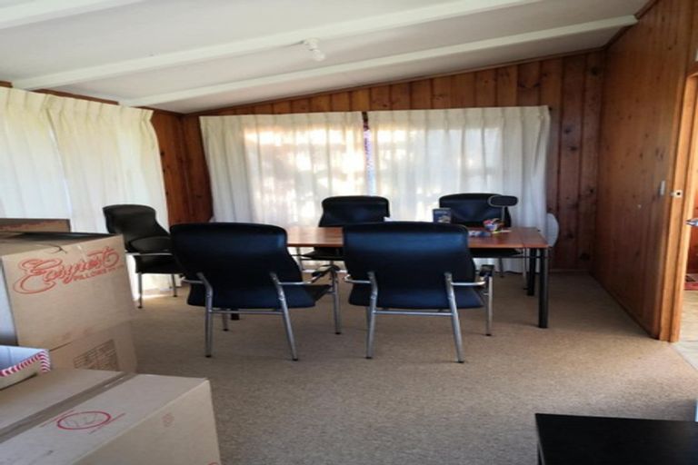 Photo of property in 18 Glenveagh Drive, Mount Roskill, Auckland, 1041