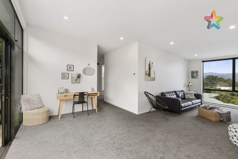 Photo of property in 58b Pekanga Road, Normandale, Lower Hutt, 5010