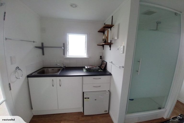 Photo of property in 2/30 Neal Avenue, Glenfield, Auckland, 0629