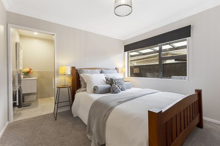 Photo of property in 14 Hanmer Place, Highbury, Palmerston North, 4412