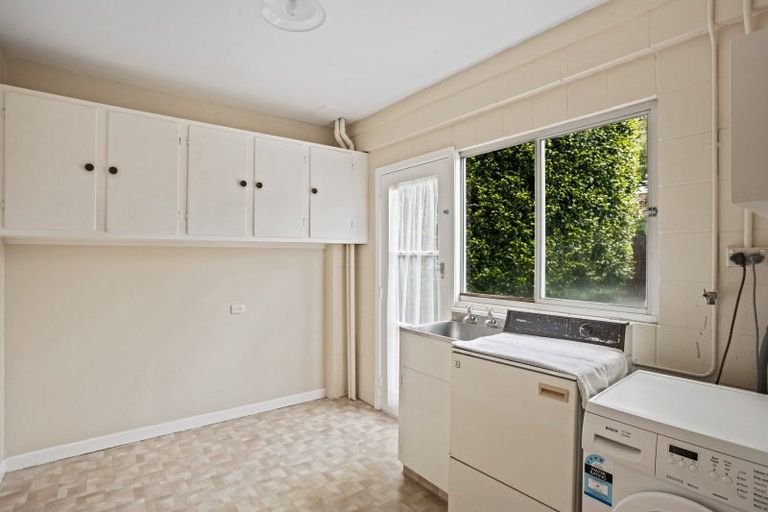 Photo of property in 13 Julian Place, Westown, New Plymouth, 4310
