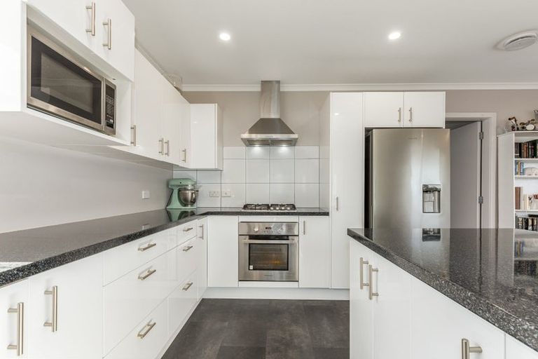 Photo of property in 17a Gloucester Street, Cannons Creek, Porirua, 5024