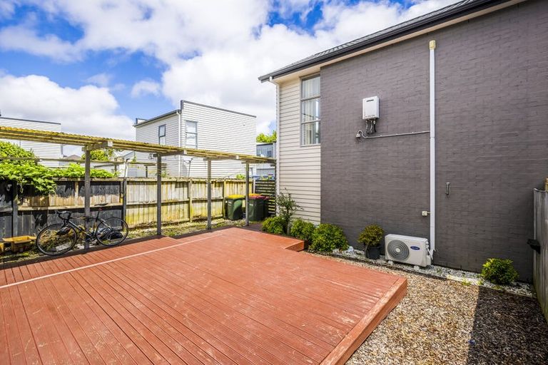Photo of property in 18 Windfola Parkway, Takanini, 2112