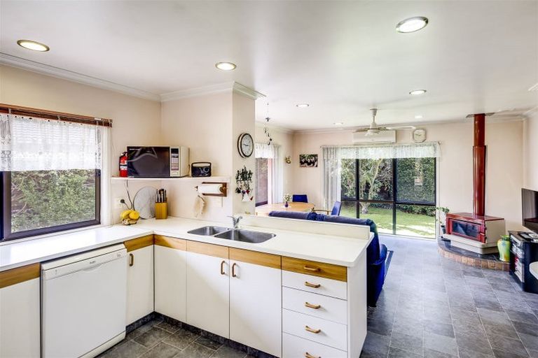 Photo of property in 32 Kotuku Place, Taradale, Napier, 4112