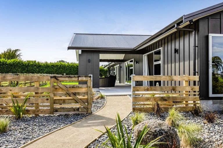 Photo of property in 423 Cardiff Road, Pembroke, Stratford, 4391