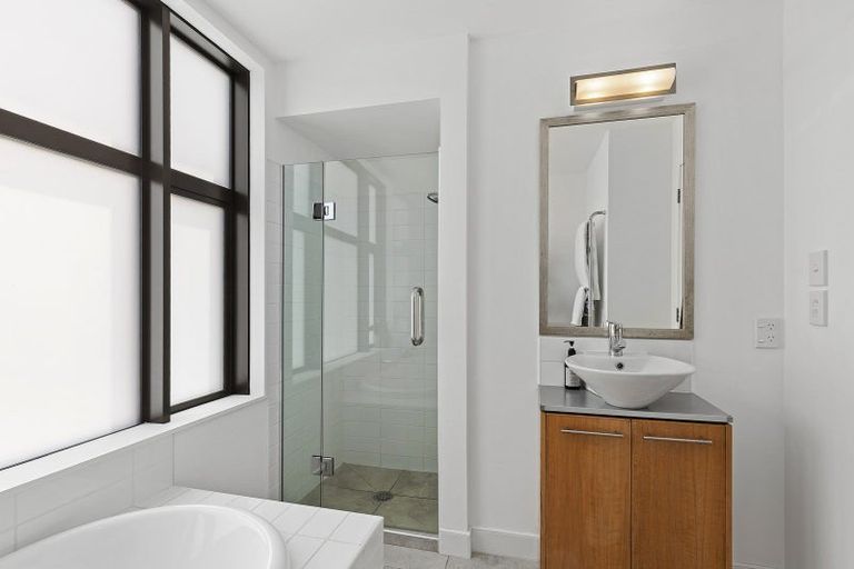 Photo of property in Augusta Apartments, 37/254 Willis Street, Te Aro, Wellington, 6011