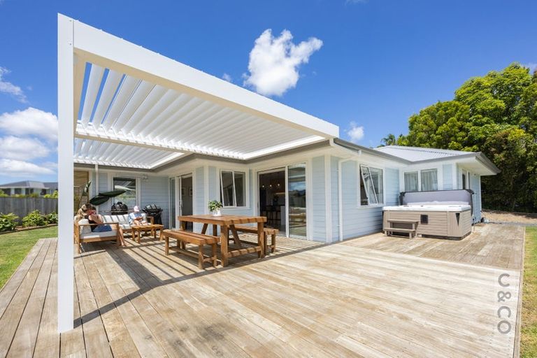 Photo of property in 43 Awatiro Drive, Kaukapakapa, 0871