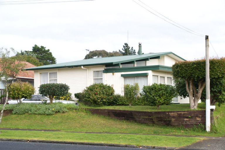 Photo of property in 15a Earlsworth Road, Mangere East, Auckland, 2024