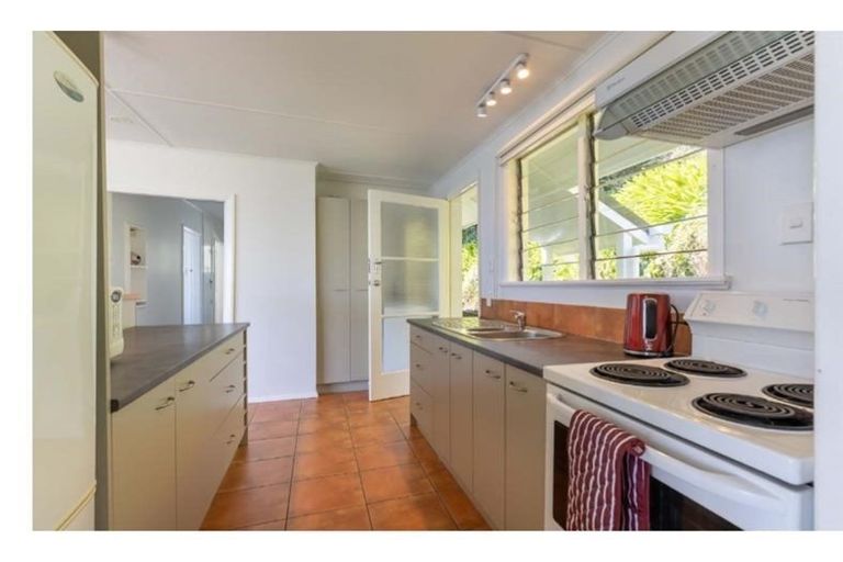 Photo of property in 3 Grenville Terrace, Moana, Nelson, 7011