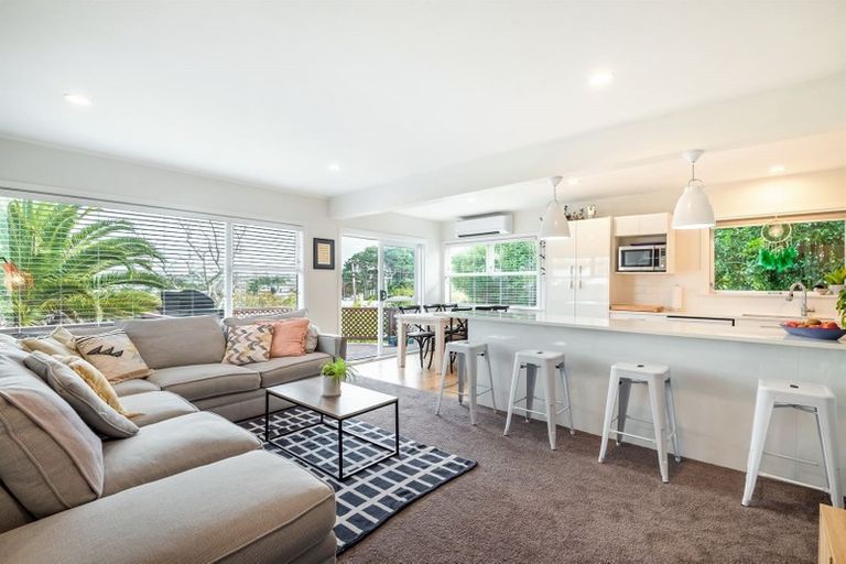 Photo of property in 1/24 William Souter Street, Forrest Hill, Auckland, 0620