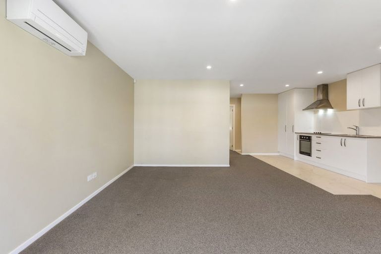 Photo of property in 229b Sunset Road, Sunnynook, Auckland, 0632