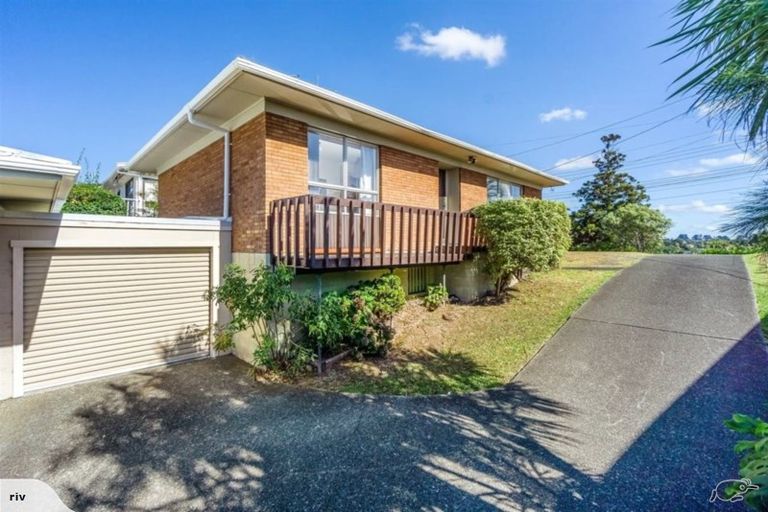 Photo of property in 1/104 Carlisle Road, Browns Bay, Auckland, 0632