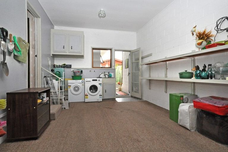 Photo of property in 10 Faith Bullock Place, New Lynn, Auckland, 0600