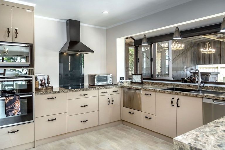 Photo of property in 30 Huxley Street, Pahiatua, 4910