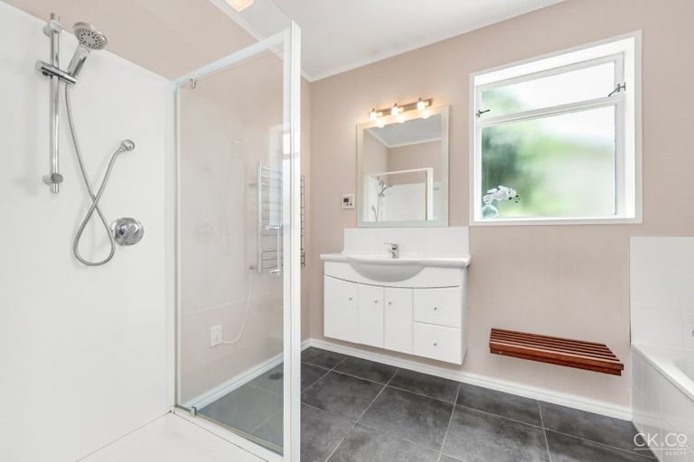 Photo of property in 11 Chichester Drive, Pinehaven, Upper Hutt, 5019