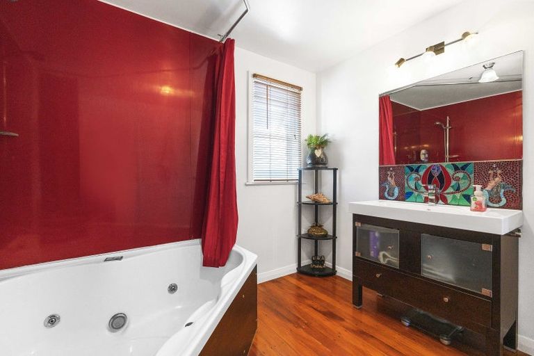 Photo of property in 4 Humphries Street, Greytown, 5712