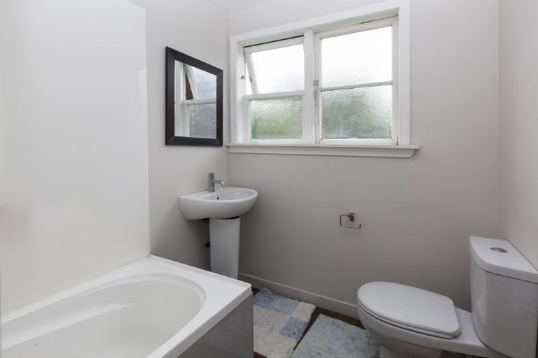 Photo of property in 9 Dickson Crescent, Hornby, Christchurch, 8042